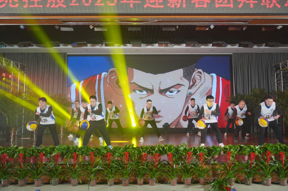 4-2《员工风采》.jpg