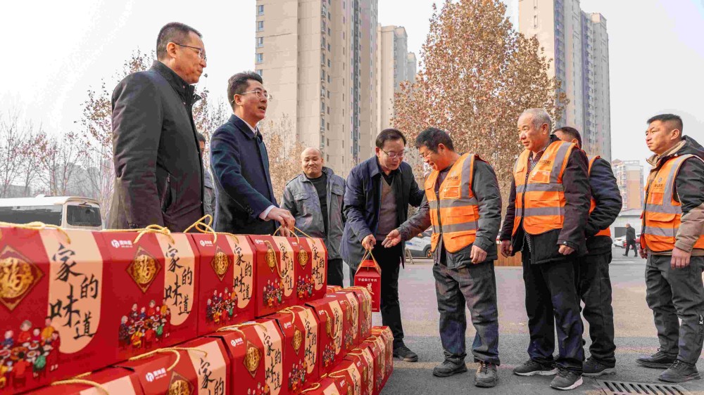 慰问农民工.jpg